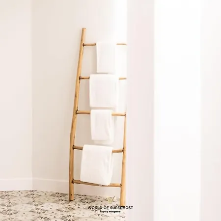 Characteristic House Near The For 10 *