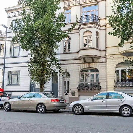 Characteristic House Near The For 10 *